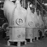 Le pompe aspiranti all'interno dell'impianto delle Mondine. L'impianto, tutt'ora esistente, aveva dimensioni imponenti e si estendeva per un alunghezza di 75 m. e un'altezza di 27